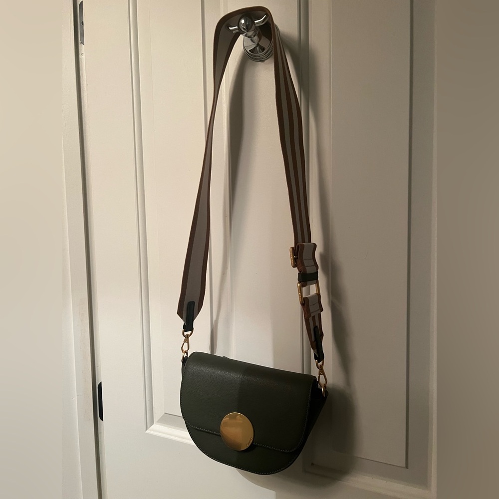 Oryany like new olive Green Crossbody Bag